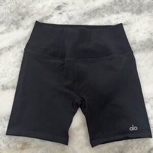 ALO Yoga 5” Seamless Ribbed Women's Black Shorts